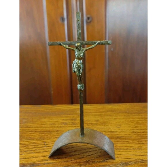 MCM Antique Crucifix Marked 1962 Brass/Bronze Unique Curved Base - Picture 4 of 7
